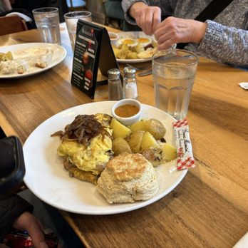 Winston’s Brunch Place - Three Mushroom and Caramelized Onion Omelette, Homemade Biscuits with Gravy and Combo Plate with Chicken Apple sausage - Breakfast & Brunch Near Me - Pacific Grove, California