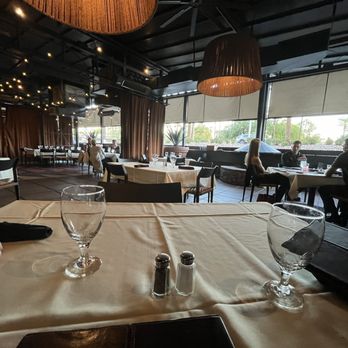 Roaring Fork - Table - American Near Me - Scottsdale, Arizona