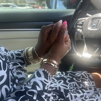 Luchic Nails Bar - Birthday Gel Set - Nail Salons Near Me - Los Angeles, California