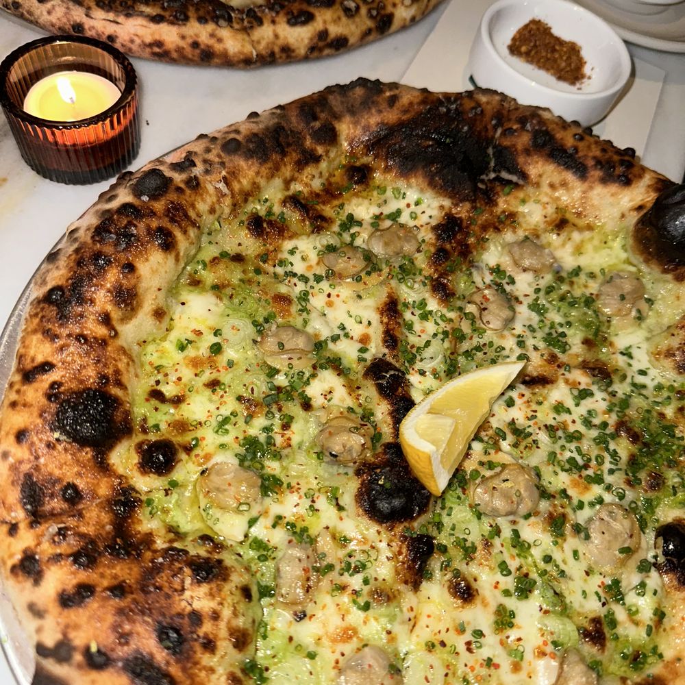 ViceVersa Miami - Clam pizza - Cocktail Bars Near Me - Miami, Florida ViceVersa Miami - Clam pizza - Cocktail Bars Near Me - Miami, Florida
