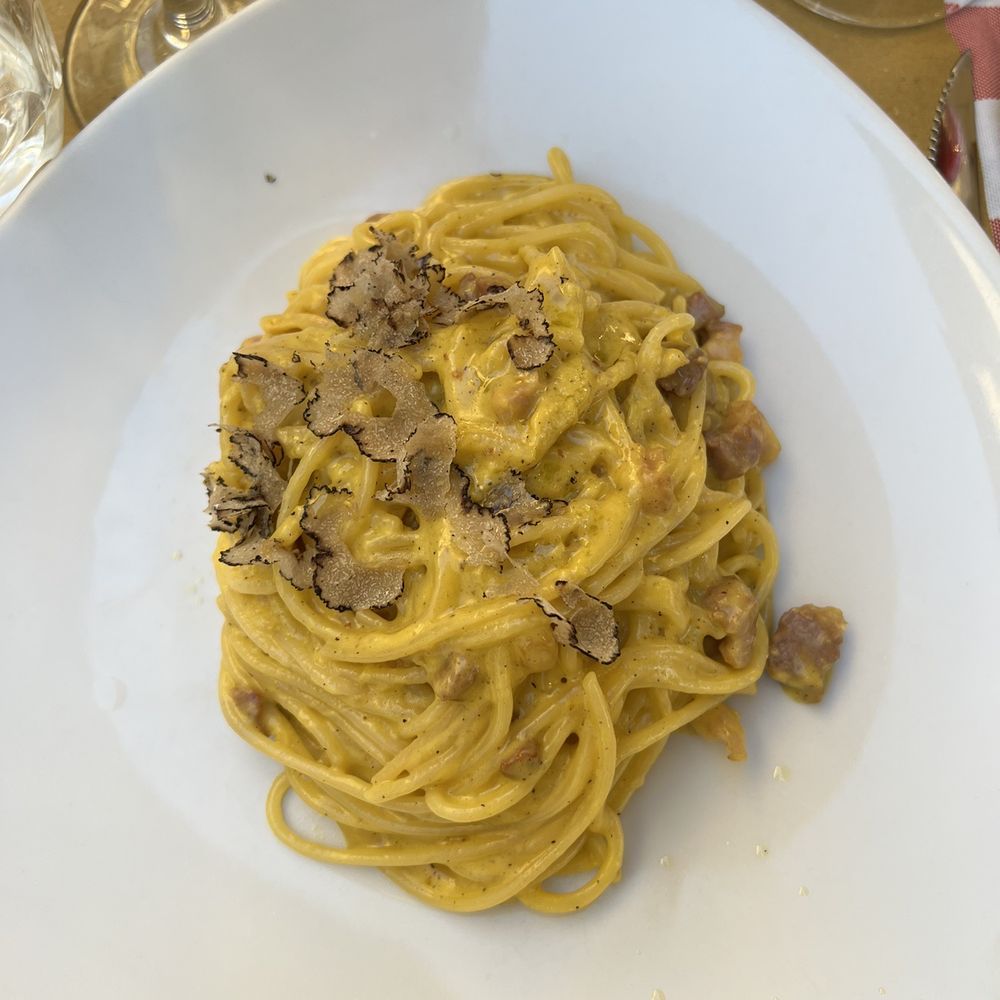 Toscana Tipica - Spaghetti Carbonara with Truffle - Beer, Wine & Spirits Near Me - Lucca, LU