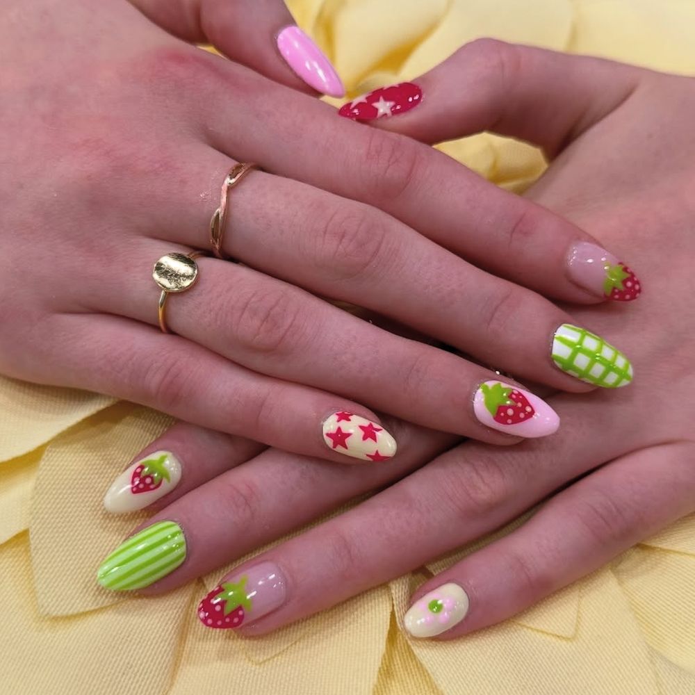Daisy Nails & Spa - Sandy - Nail Salons Near Me - Madison, Wisconsin