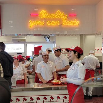 In-N-Out Burger - Friendly staff and A LOT of them. - Burgers Near Me - Meridian, Idaho In-N-Out Burger - Friendly staff and A LOT of them. - Burgers Near Me - Meridian, Idaho