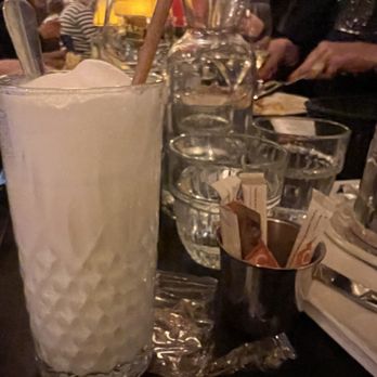 Les Antiquaires - Hot Vanilla - Bistros Near Me - Paris, 75