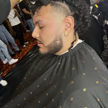 Puzzles Barbershop - Faded beard with design - Barbers Near Me - Sacramento, California Puzzles Barbershop - Faded beard with design - Barbers Near Me - Sacramento, California
