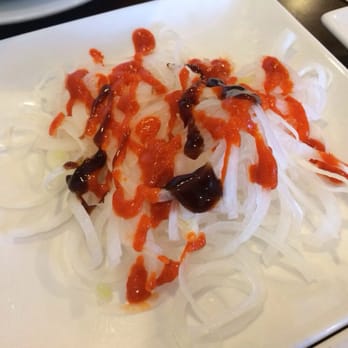 Pho Consomme - sliced onions - Vietnamese Near Me - Gardena, California