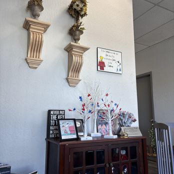 Hemb Law Group - Lobby - Bankruptcy Law Near Me - Clovis, California Hemb Law Group - Lobby - Bankruptcy Law Near Me - Clovis, California