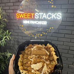 Sweet Stacks - Lotus bubble waffle plate