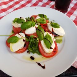 Osteria Piccolo Mondo - Mozzarella Caprese
