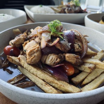 Limón - Saltado de Pollo - Peruvian Near Me - Oakland, California