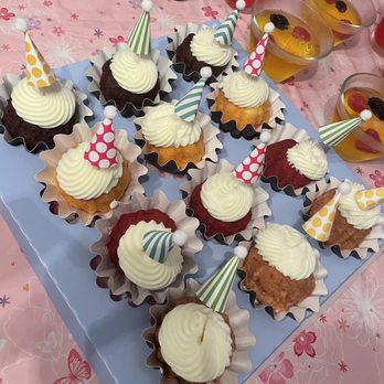 Nothing Bundt Cakes - Mini birthday cupcakes - Bakeries Near Me - Brentwood, California Nothing Bundt Cakes - Mini birthday cupcakes - Bakeries Near Me - Brentwood, California