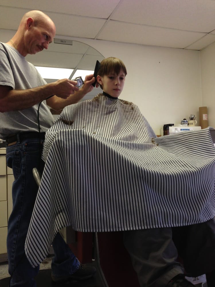 Edgewater Barber Shop Logo