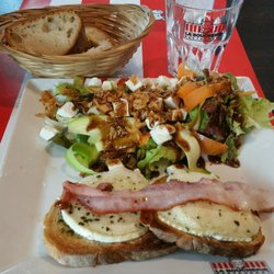 Restaurant La Boucherie - Entrée salade et tartines de chèvres