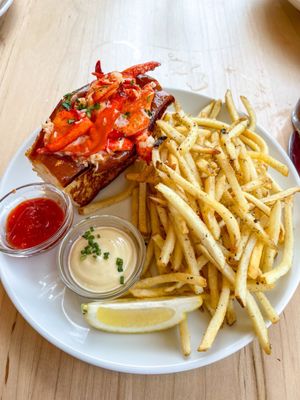 Little Em's Oyster Bar by null