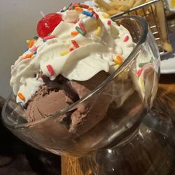 1840 Tavern At The Clarksville Inn - This is another picture of a Brownie Sundae