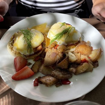 Catherine's Restaurant - Classic Eggs Benedict with potatoes - New American Near Me - Unionville, Pennsylvania