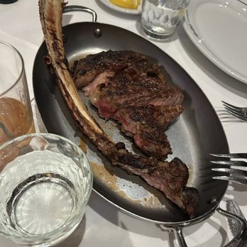 Abe & Louie's Boca Raton - Tomahawk Ribeye - Steakhouses Near Me - Boca Raton, Florida Abe & Louie's Boca Raton - Tomahawk Ribeye - Steakhouses Near Me - Boca Raton, Florida