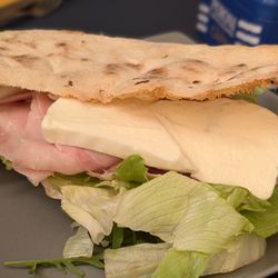 Leone Rosso Café - Ham & Cheese Panini