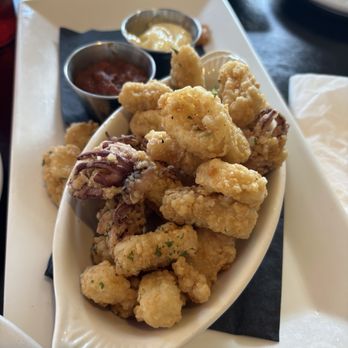 The Lighthouse Restaurant & Lounge - Fried Calamari - Bars Near Me - Spicewood, Texas