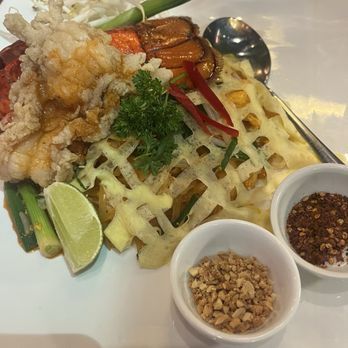 Weera Thai - Rainbow - Lobster Pad Thai - Thai Near Me - Las Vegas, Nevada