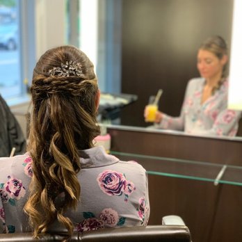 Jonathan Kane Salon & Spa - Hair By Samantha - Hair Salons Near Me - Homewood, Illinois