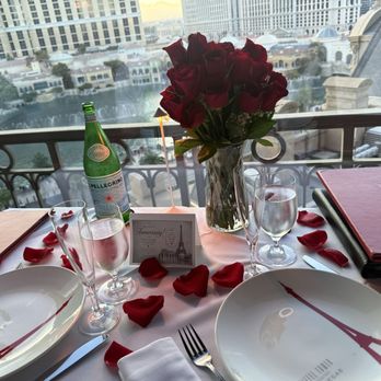 Eiffel Tower Restaurant - Window view - French Near Me - Las Vegas, Nevada Eiffel Tower Restaurant - Window view - French Near Me - Las Vegas, Nevada