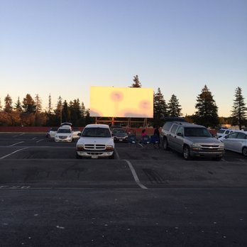 Drive-In Solano - Drive-in movie on a warm night!!! Haven't done this in decades!!! Does that make me sound old?!? - Drive-In Theater Near Me - Concord, California