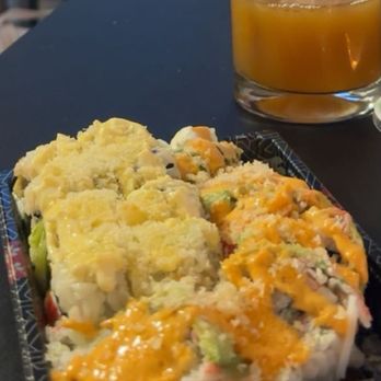 Sushi Primos - 2 roll combo: CRUNCHY CRAB ROLL (left) EXTRACADO ROLL (right) - Sushi Bars Near Me - Normal, Illinois