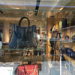yamagisisann　　　　　　　　　　BARNEYS NEWYORK 660 Madison Avenue | Barneys New York | Safra Family
