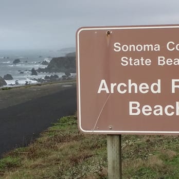 Arched Rock Beach - Lovely Rugged Sonoma Coast - Parks Near Me - Bodega Bay, California