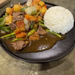 The Lure Restaurant & Seahorse Lounge - Mongolian beef stir fry