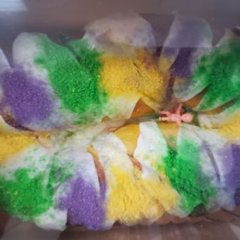 Batture Bites & Brew - King Cake - Desserts Near Me - Jefferson, Louisiana
