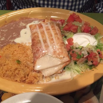 Los Cantaritos - Chicken chimichanga - Mexican Near Me - Gallatin, Tennessee