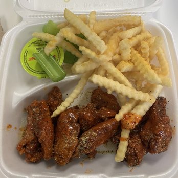 American Deli - 10 piece wing Hot Lemon Pepper sprinkle crispy w/ ranch. - Chicken Wings Near Me - Charlotte, North Carolina American Deli - 10 piece wing Hot Lemon Pepper sprinkle crispy w/ ranch. - Chicken Wings Near Me - Charlotte, North Carolina