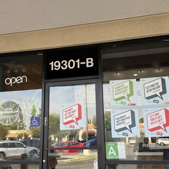 Robeks Fresh Juices & Smoothies - Juice Bars & Smoothies Near Me - Reseda, California