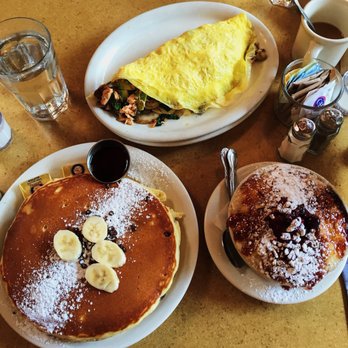 Gravy - Glazed oatmeal, omelette w salmon, blueberry pecan pancakes - American Near Me - Portland, Oregon