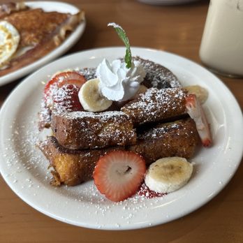 Loaded Cafe - Strawberry Banana French Toast - Breakfast & Brunch Near Me - Santa Ana, California Loaded Cafe - Strawberry Banana French Toast - Breakfast & Brunch Near Me - Santa Ana, California