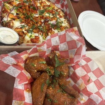 Palm Tree Pizza - Chicken Tikka Pizza -  & Small Bone In Wings - 6pcs - Pizza Near Me - Fontana, California