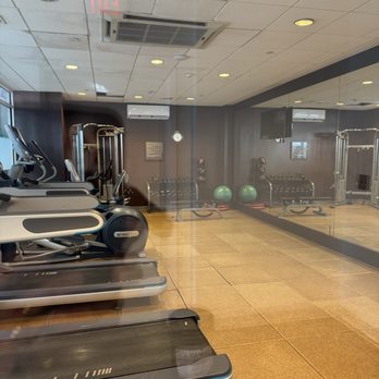 DoubleTree by Hilton Hotel Nanuet - Gym - Hotels Near Me - Nanuet, New York DoubleTree by Hilton Hotel Nanuet - Gym - Hotels Near Me - Nanuet, New York
