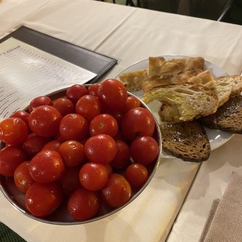 Edoardo - Tomato bowl on every table - Mediterranean Near Me - Rome, RM Edoardo - Tomato bowl on every table - Mediterranean Near Me - Rome, RM