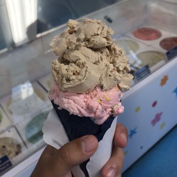 Skipper Dipper - Cotton candy, nutter butter on salt cone. - Ice Cream & Frozen Yogurt Near Me - Long Beach Township, New Jersey