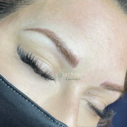 GiacMicro & Aesthetics - Microblading soft contour with chocolate brown pigment.