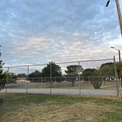 Lynnewood Park East - Tennis Court