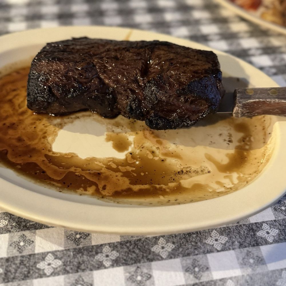 Doe's Eat Place - Sirloin - Steakhouses Near Me - Bentonville, Arkansas