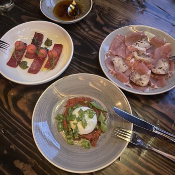 Mezzanotte - Burrata, tuna, prosciutto - Italian Near Me - Seattle, Washington Mezzanotte - Burrata, tuna, prosciutto - Italian Near Me - Seattle, Washington