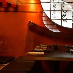 Maki - Japanese (style) seating...there is a bid hole in the floor (easier on the knees). Aloha