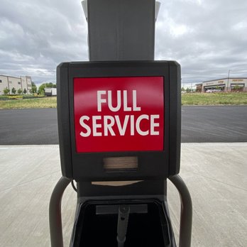 7-Eleven - Window washing station featuring "full service" sign - Convenience Stores Near Me - Hillsboro, Oregon 7-Eleven - Window washing station featuring "full service" sign - Convenience Stores Near Me - Hillsboro, Oregon