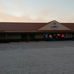 Dave's Pizza & Wings - Exterior