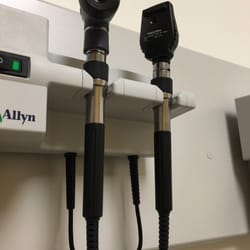 Alex R Del Rosario, MD