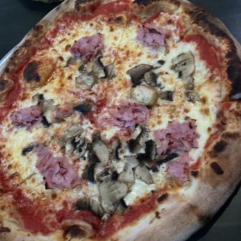 I Tre Mori - Amazing pizza and wonderful service! - Pizza Near Me - Indianapolis, Indiana